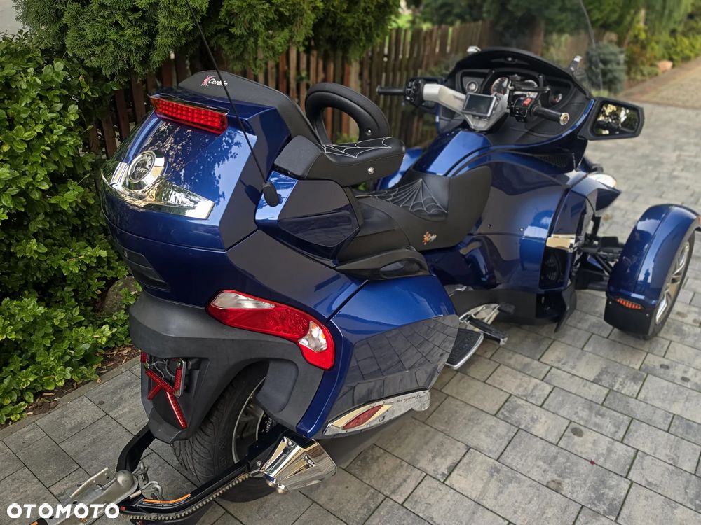 Can-Am Spyder - 11