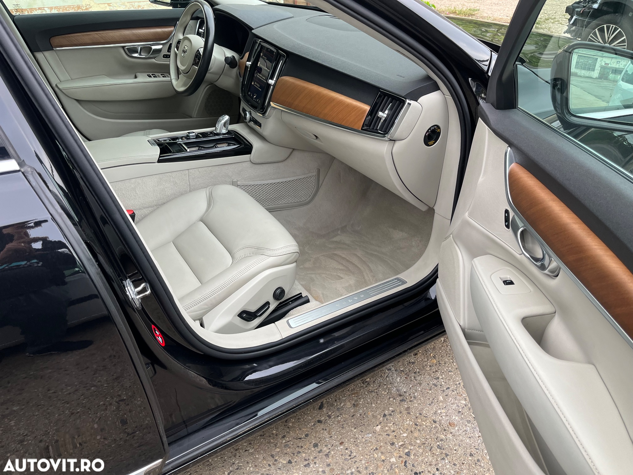 Volvo S90 T8 Twin Engine AWD Geartronic Inscription - 25