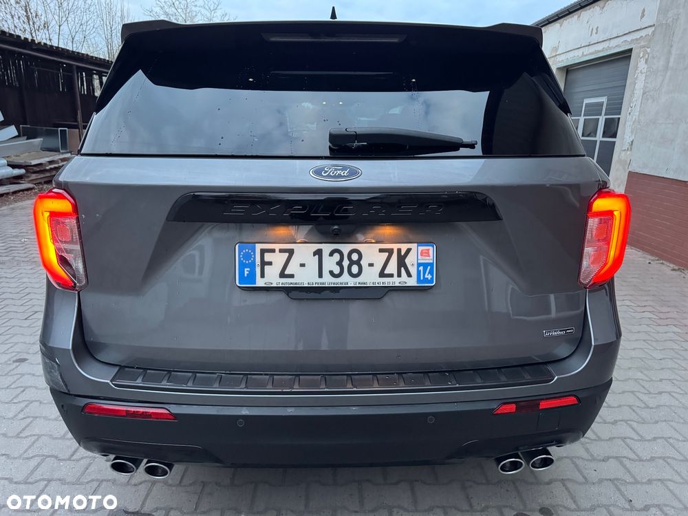 Ford Explorer - 36