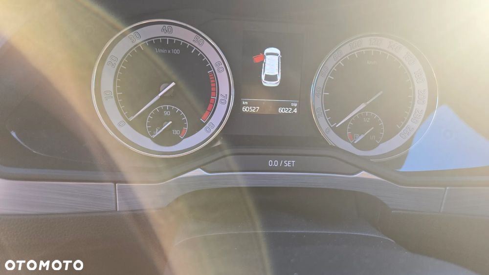 Skoda Superb 1.5 TSI Ambition DSG - 9
