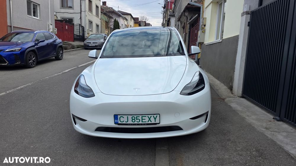 Tesla Model Y AWD Performance - 7