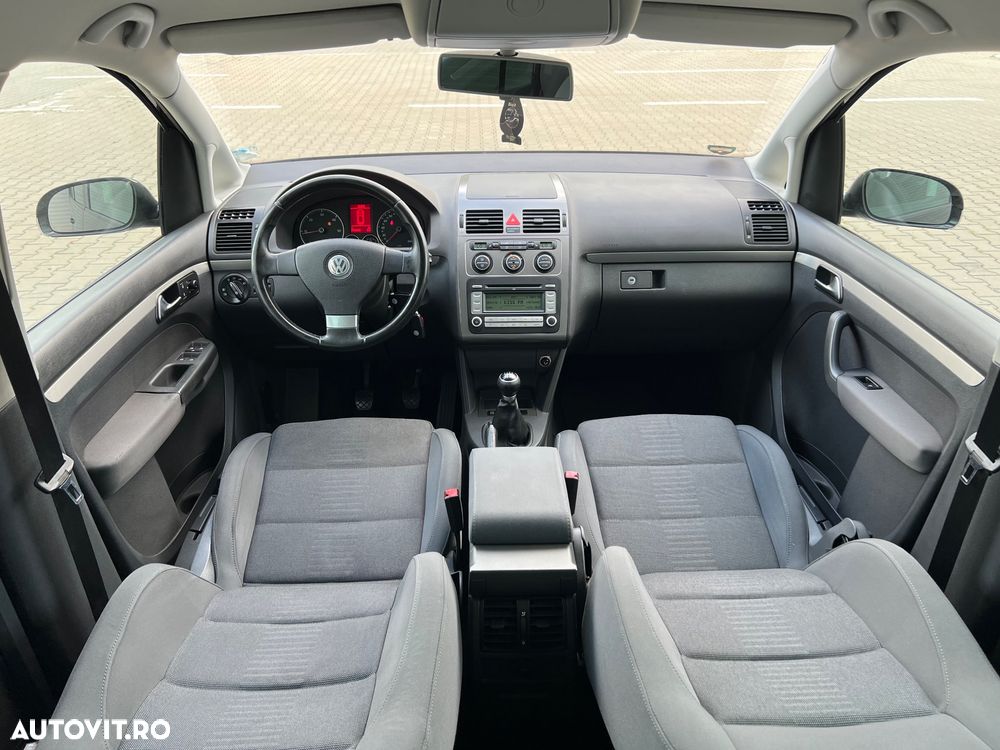 Volkswagen Touran 2.0 TDI Comfortline - 8