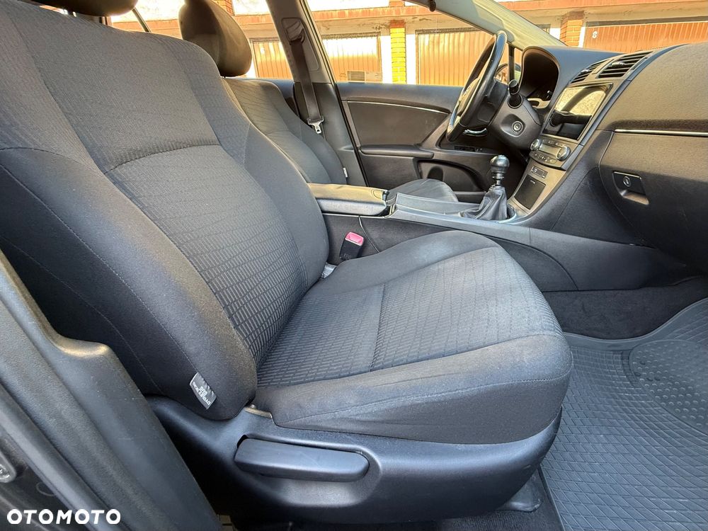 Toyota Avensis 1.8 Luna - 9