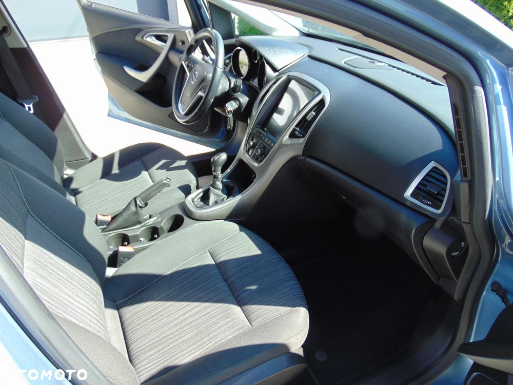 Opel Astra 1.6 Color Edition - 11