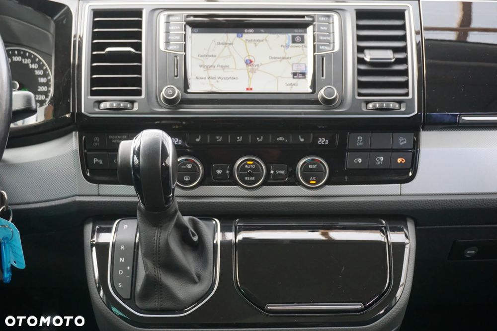 Volkswagen Multivan - 34