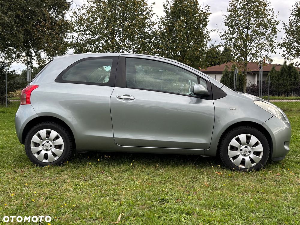 Toyota Yaris - 16