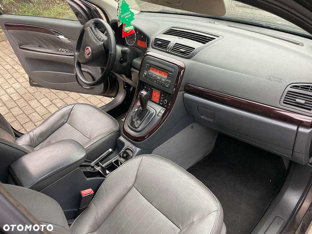 Fiat Croma 2.4 JTD Emotion - 10