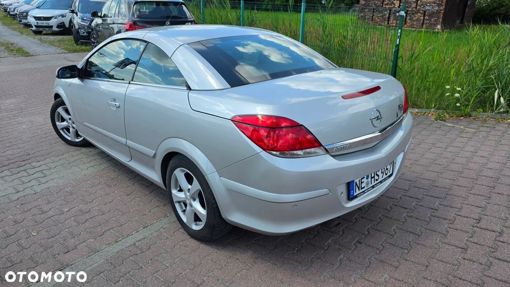 Opel Astra 1.8 Edition - 24