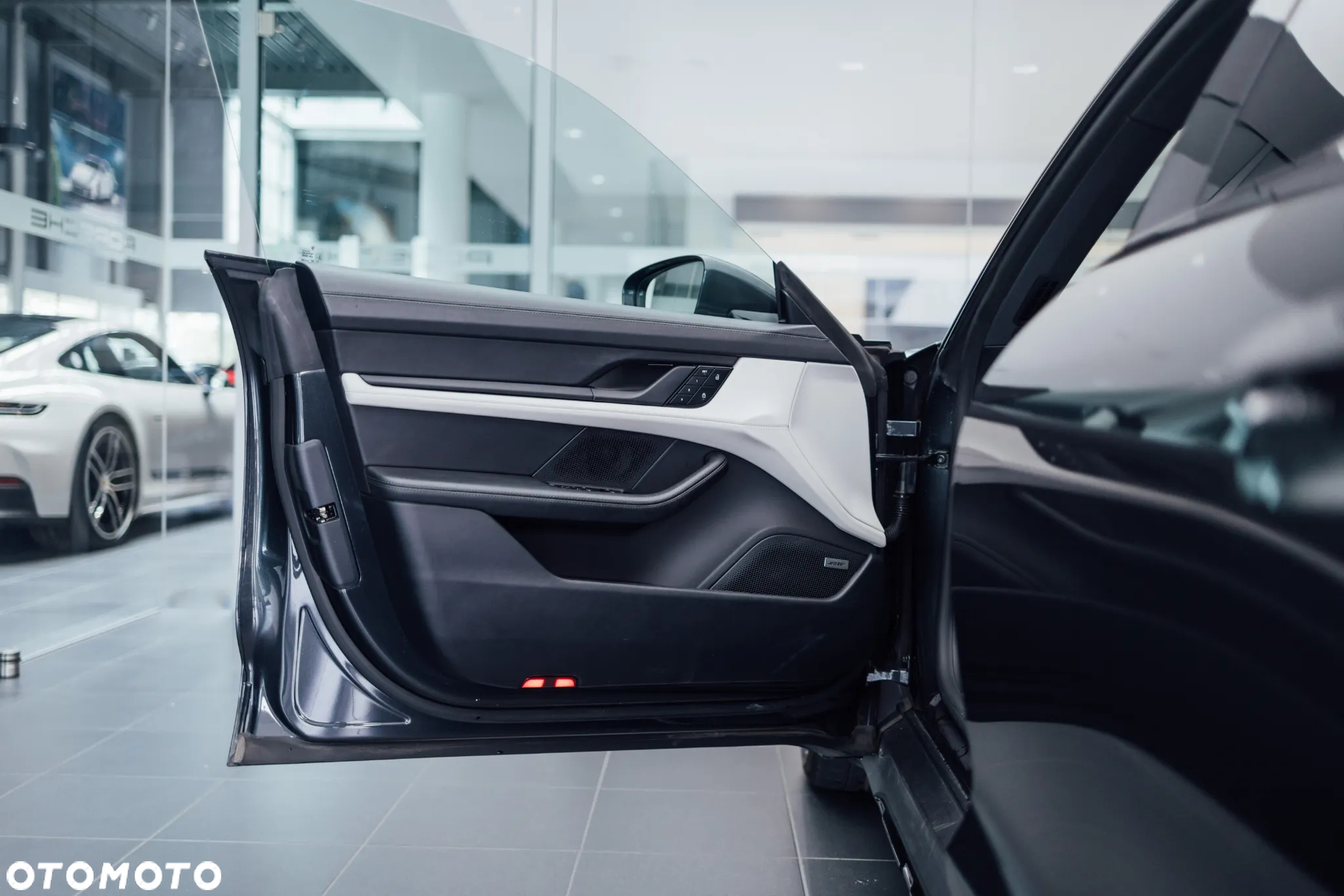 Porsche Taycan 4S Cross Turismo - 23