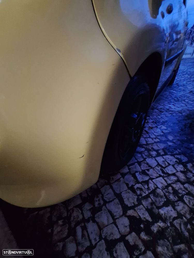 Peugeot 107 1.0 Urban - 10