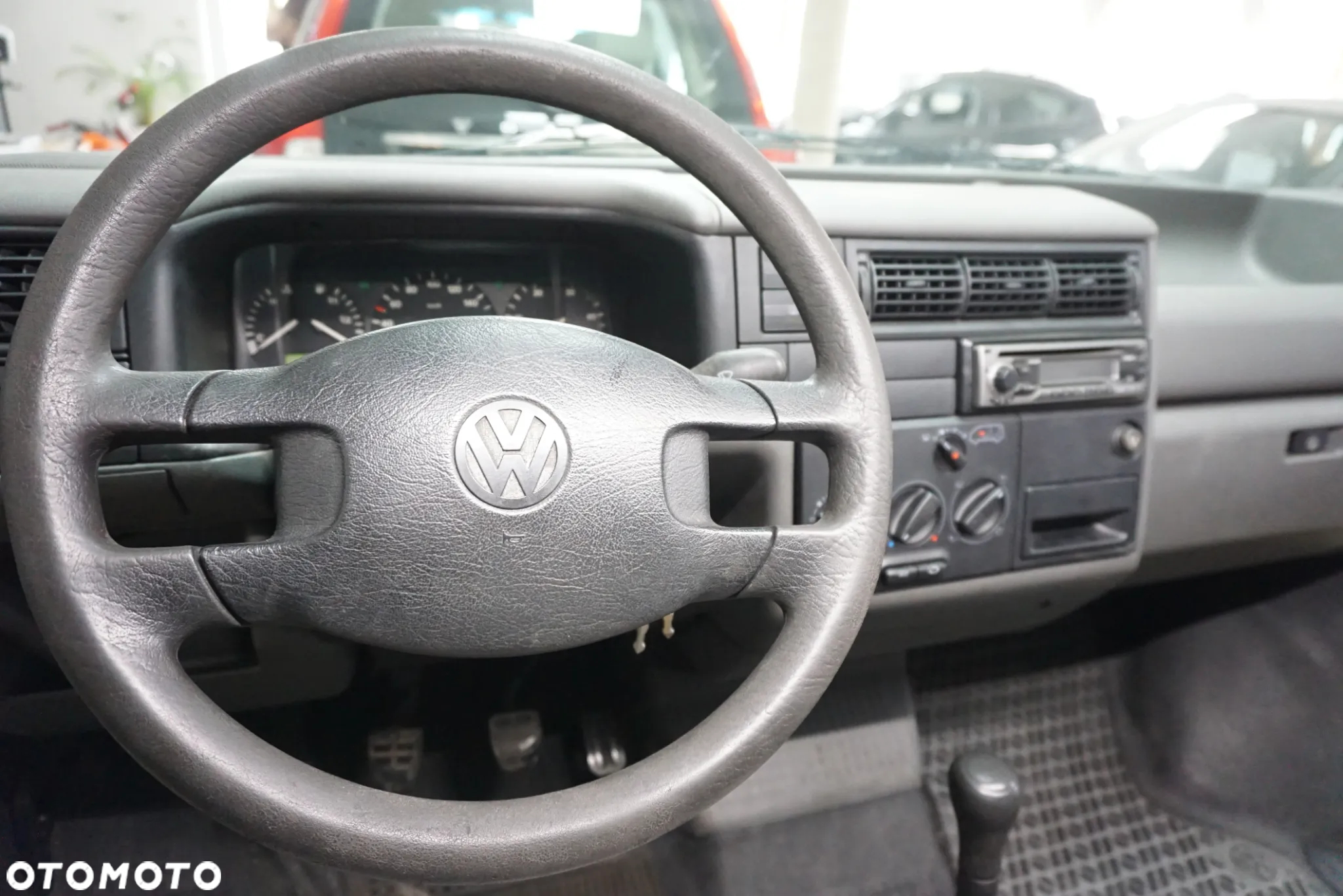 Volkswagen Caravelle TDI Basis / CL - 16