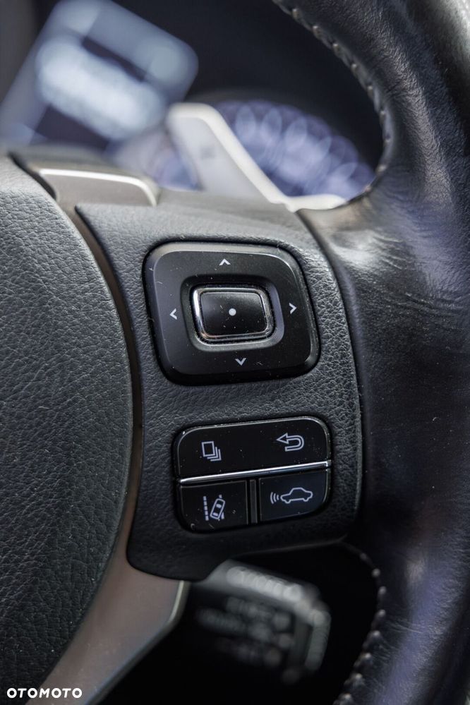 Lexus NX 300h Business Edition AWD - 32