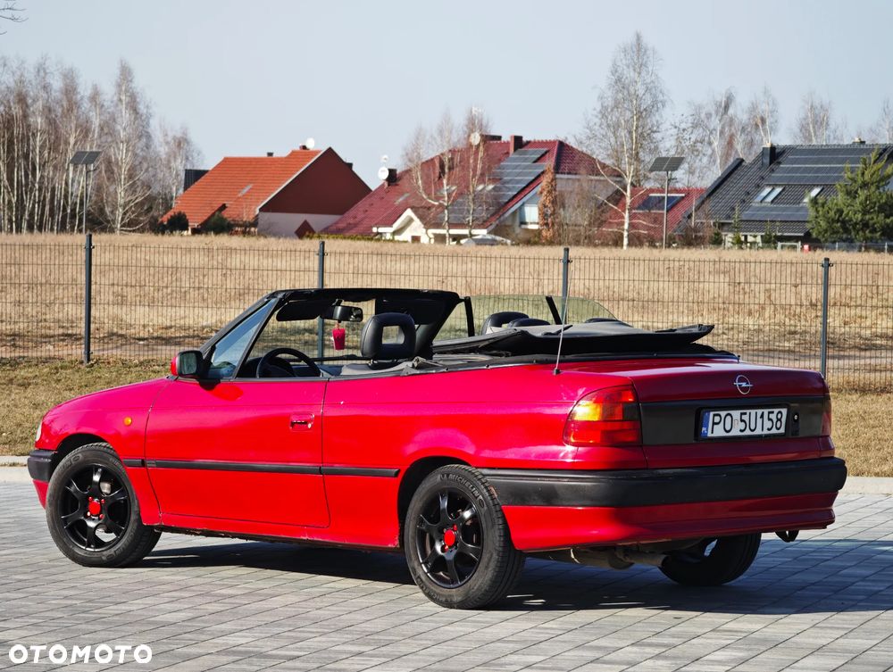 Opel Astra 1.6 GT - 8
