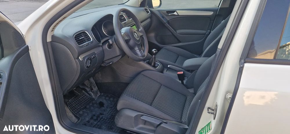 VOLKSWAGEN Golf 2012 — imagine 10