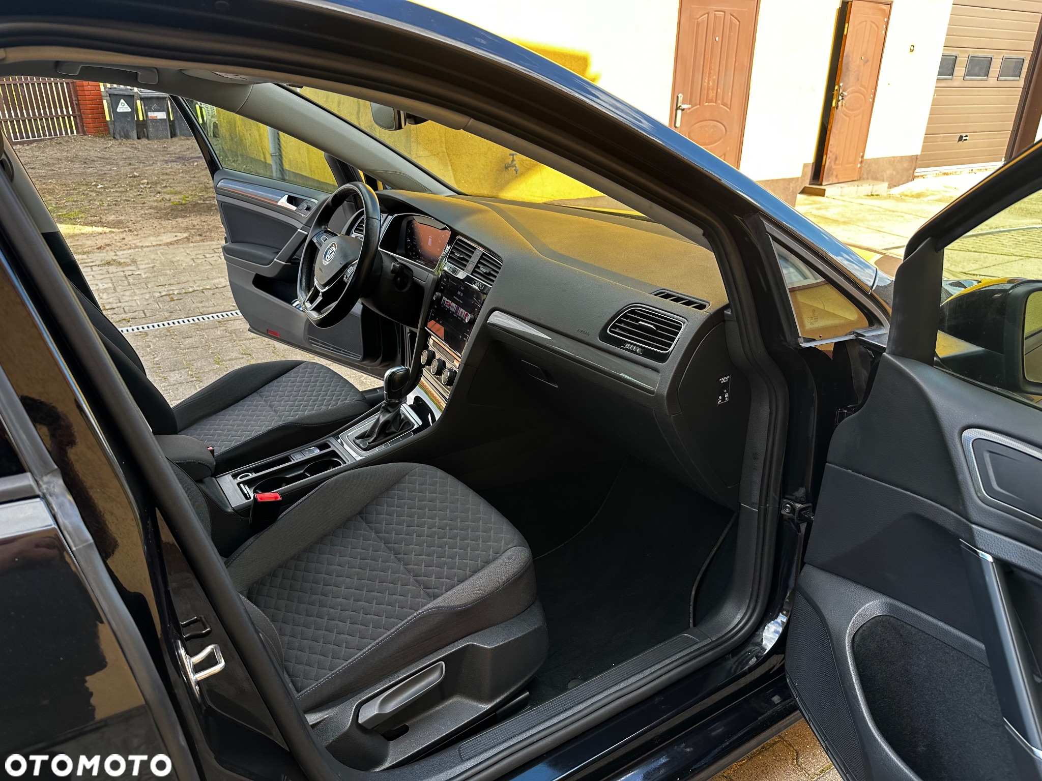 Volkswagen Golf 1.5 TSI BlueMotion ACT DSG Comfortline - 10