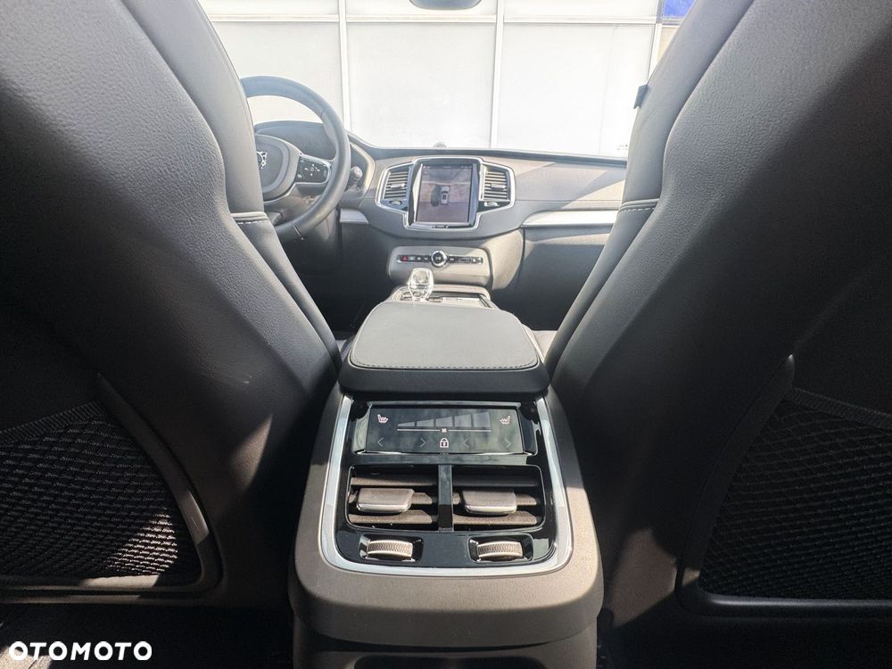 Volvo XC 90 - 21