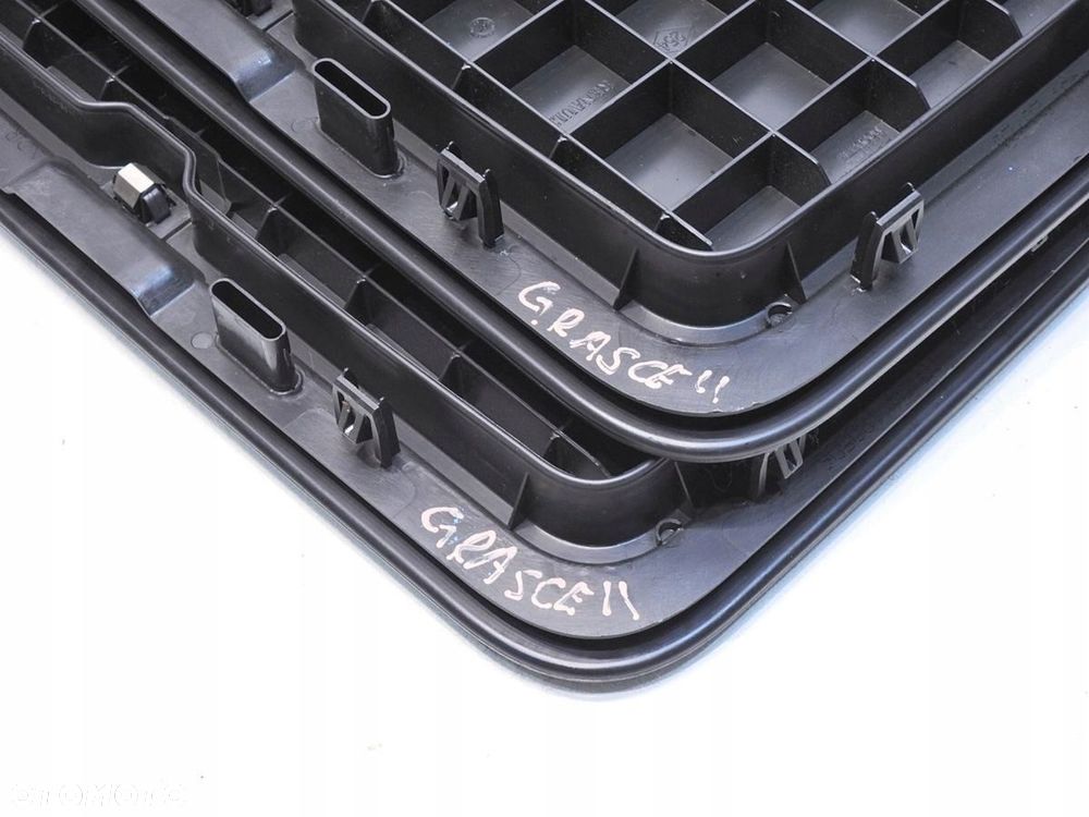 KLAPKA SCHOWKA PODŁOGI TYŁ SCENIC II - 4