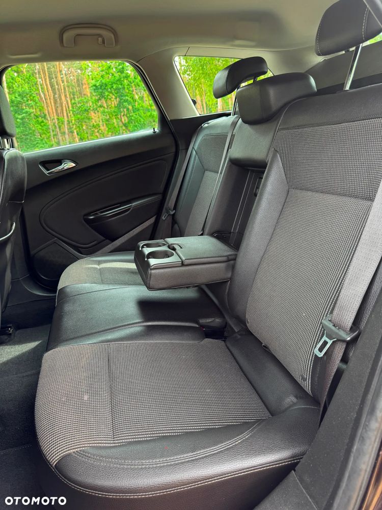 Opel Astra 1.6 Cosmo EU6 - 34