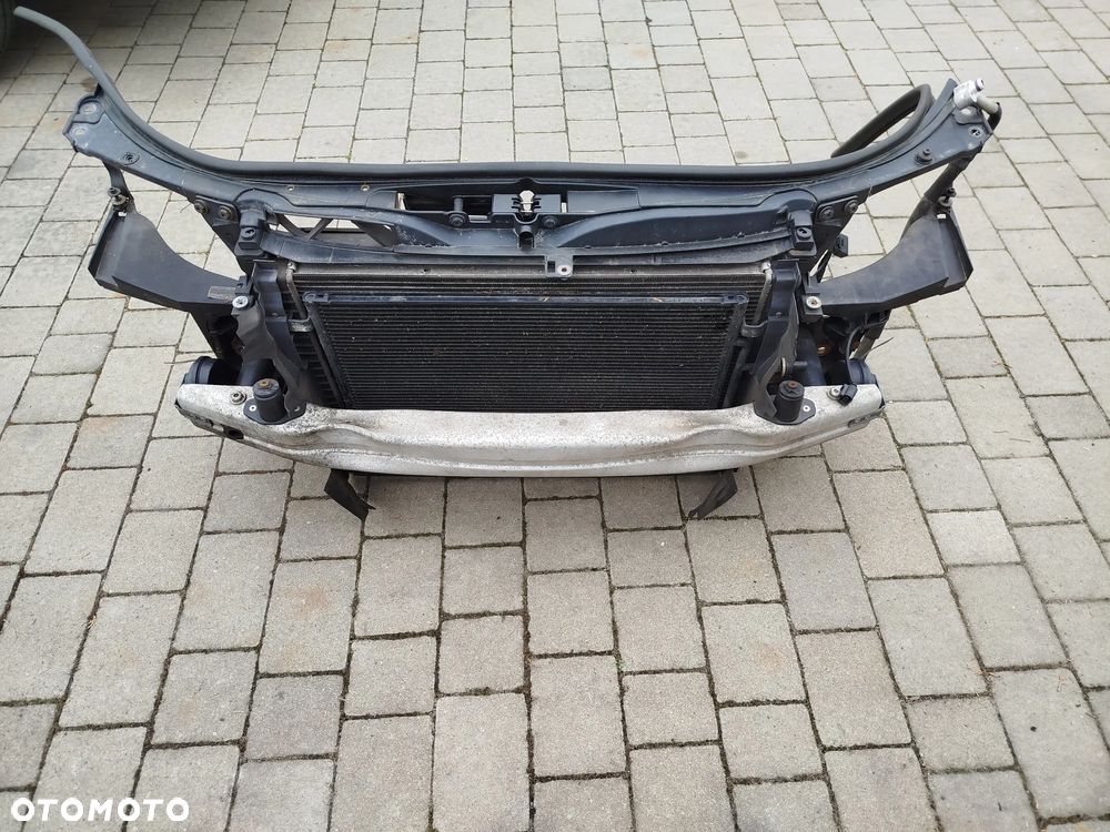 Audi A4 B7 1.8 T 2.0 TDI   pas przedni - 1