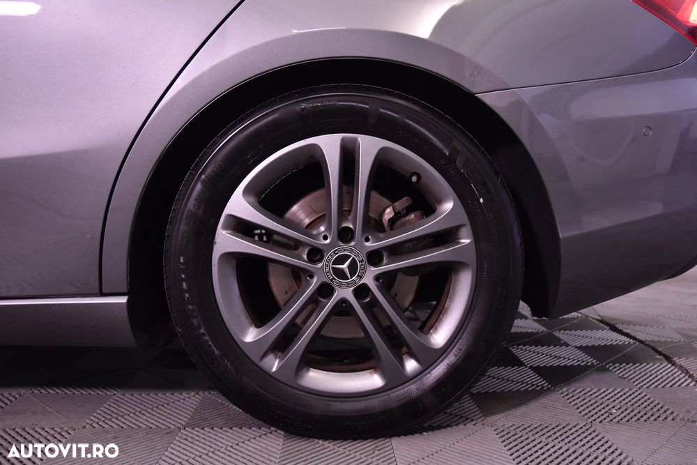 Mercedes-Benz A 200 7G-DCT - 13