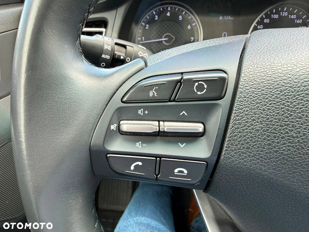 Hyundai Elantra 1.6 Comfort - 22