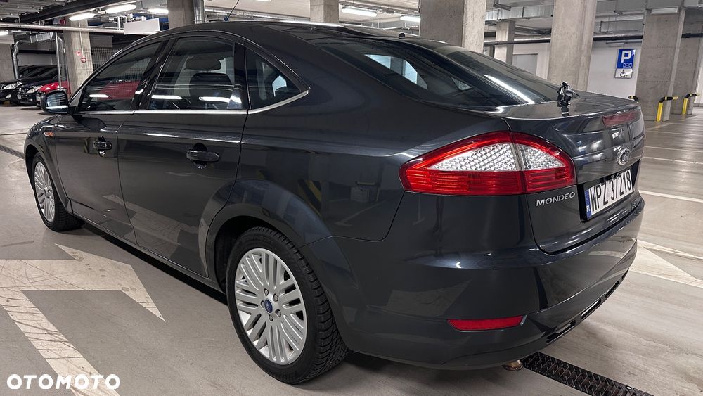 Ford Mondeo - 32