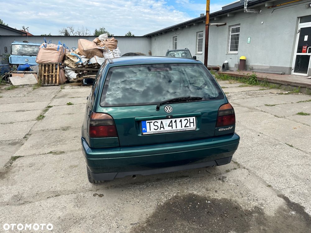 Volkswagen Golf - 6