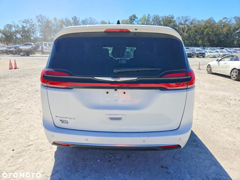 Chrysler Pacifica - 6