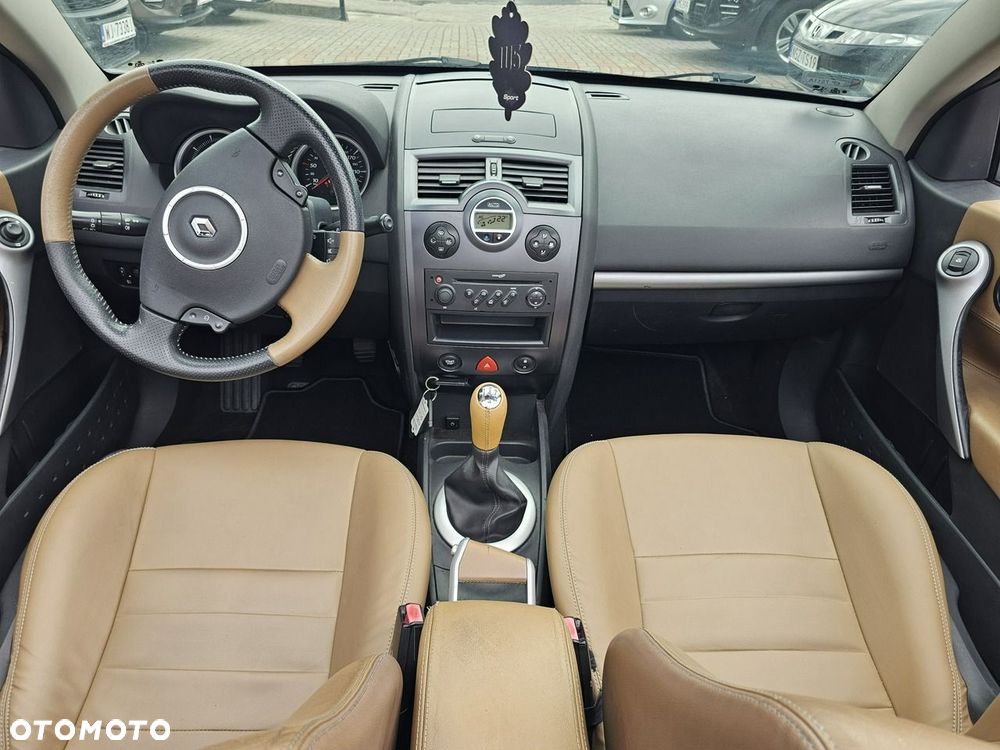 Renault Megane 1.6 Avantage - 20