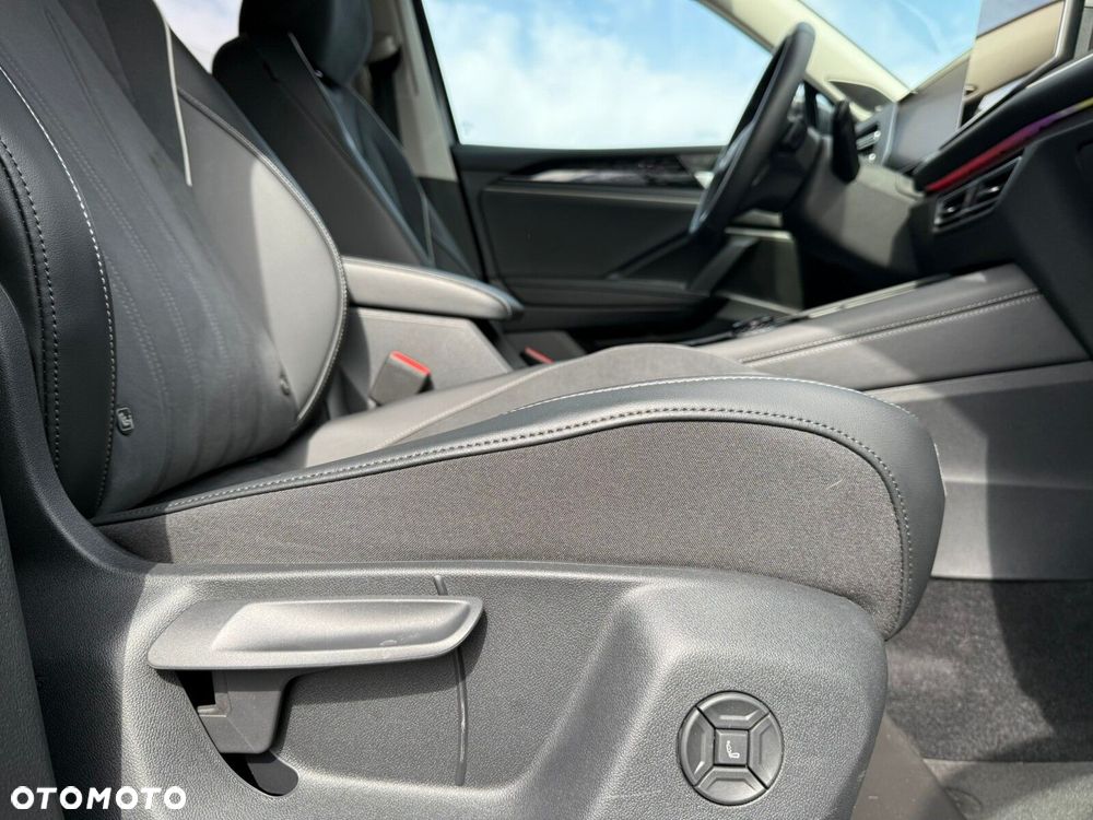 Volkswagen Tiguan 1.5 eTSI Elegance DSG - 28