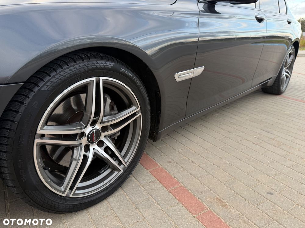 BMW Seria 7 730d - 25