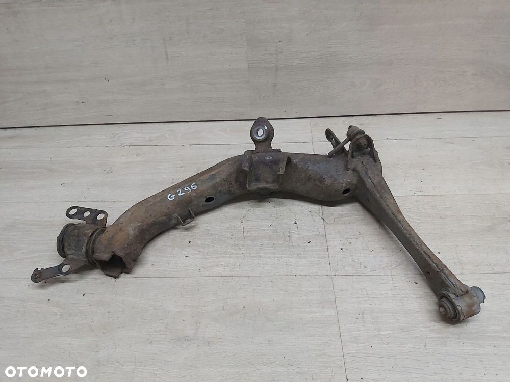 TOYOTA Avensis T25 03-08 r Wahacz prawy tył ORYGINAŁ - 1