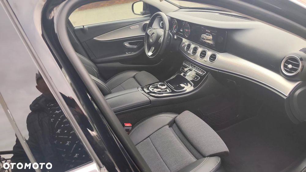 Mercedes-Benz Klasa E 220 d Business Edition 9G-TRONIC - 34