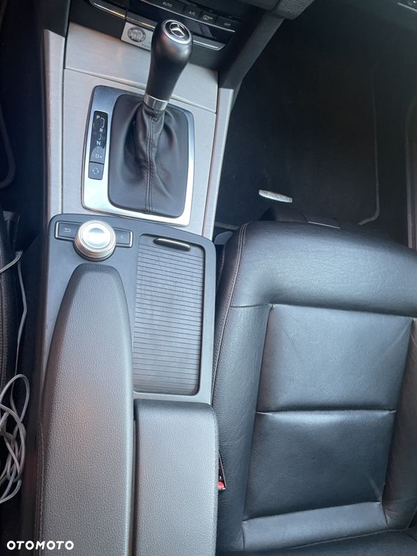 Mercedes-Benz Klasa E 200 T CDI DPF BlueEFFICIENCY Automatik Avantgarde - 12