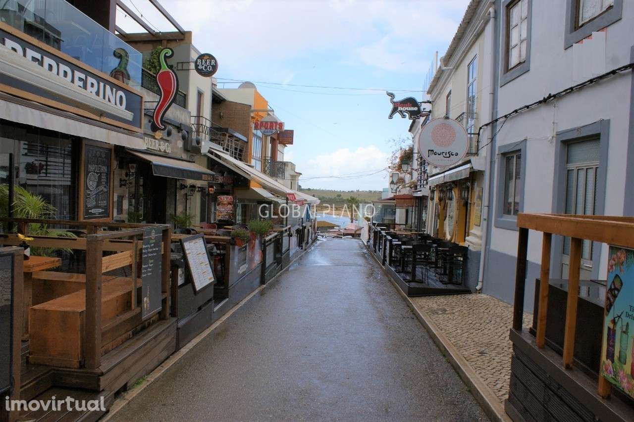 Moradia V4 para recuperar no Centro de Alvor - Grande imagem: 2/3