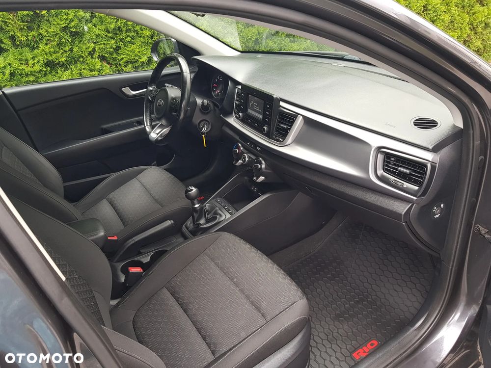 Kia Rio - 20