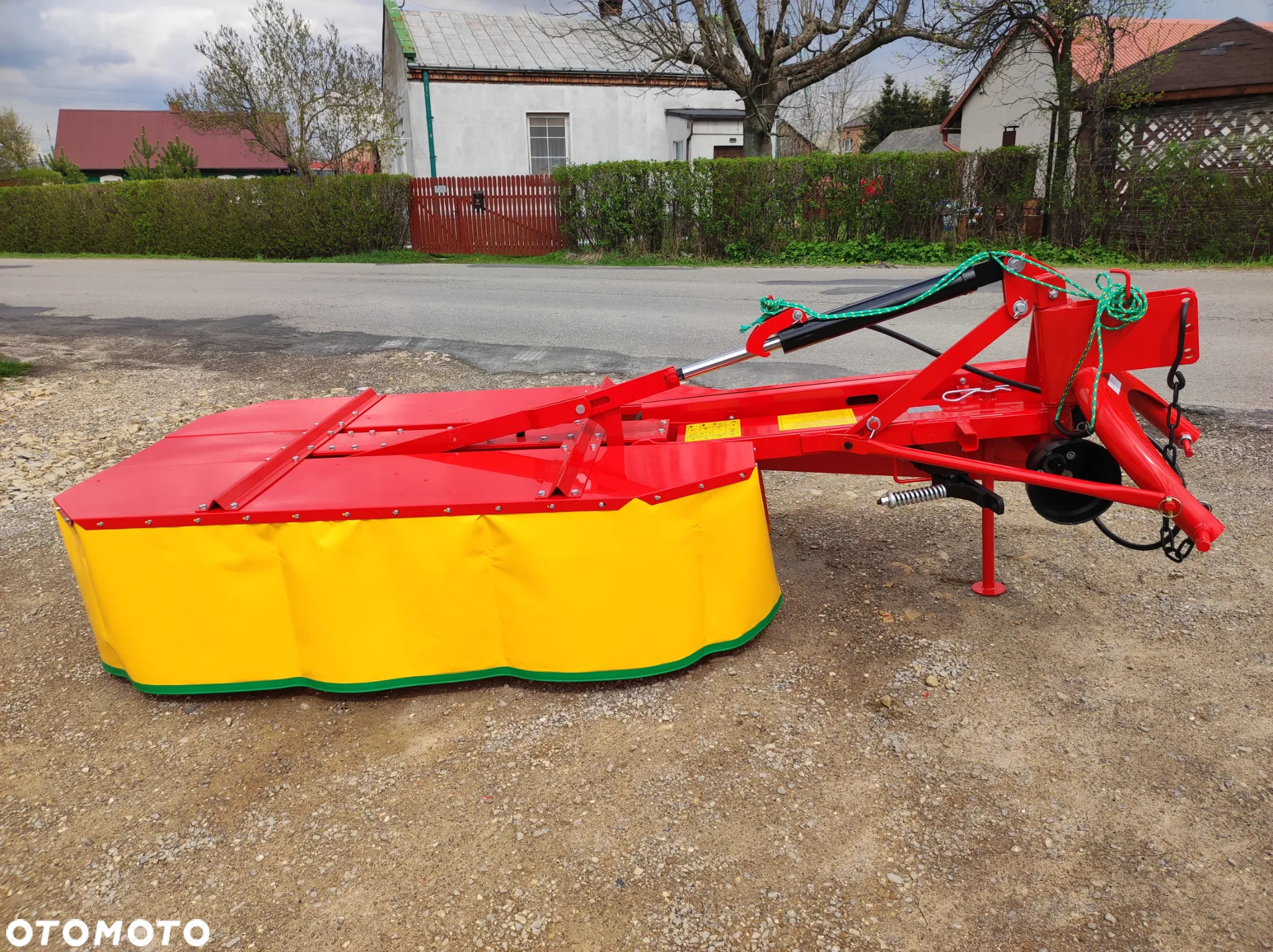 KOSIARKA ROTACYJNA LISICKI szerokość 1m/ 1,35m/ 1,65m/ 1,85m rozkładanie mechaniczne lub hydrauliczne/ osłona metalowa (blaszana) lub rurkowa PLANDEKA - 12