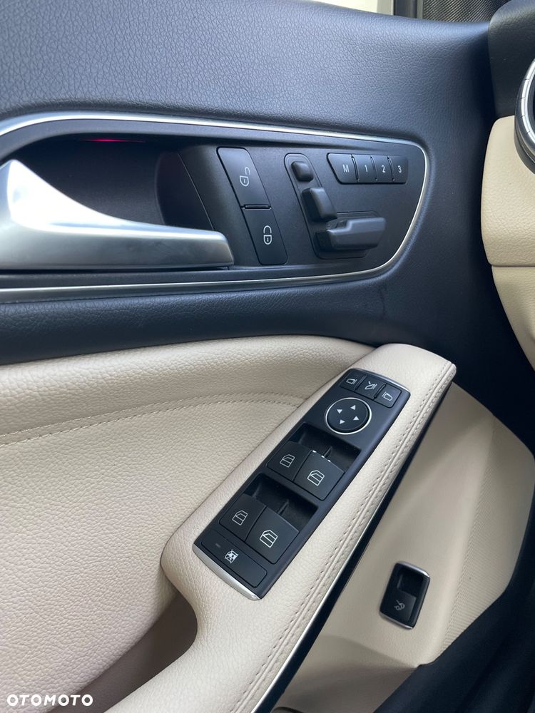 Mercedes-Benz CLA 250 4-Matic AMG Line - 27