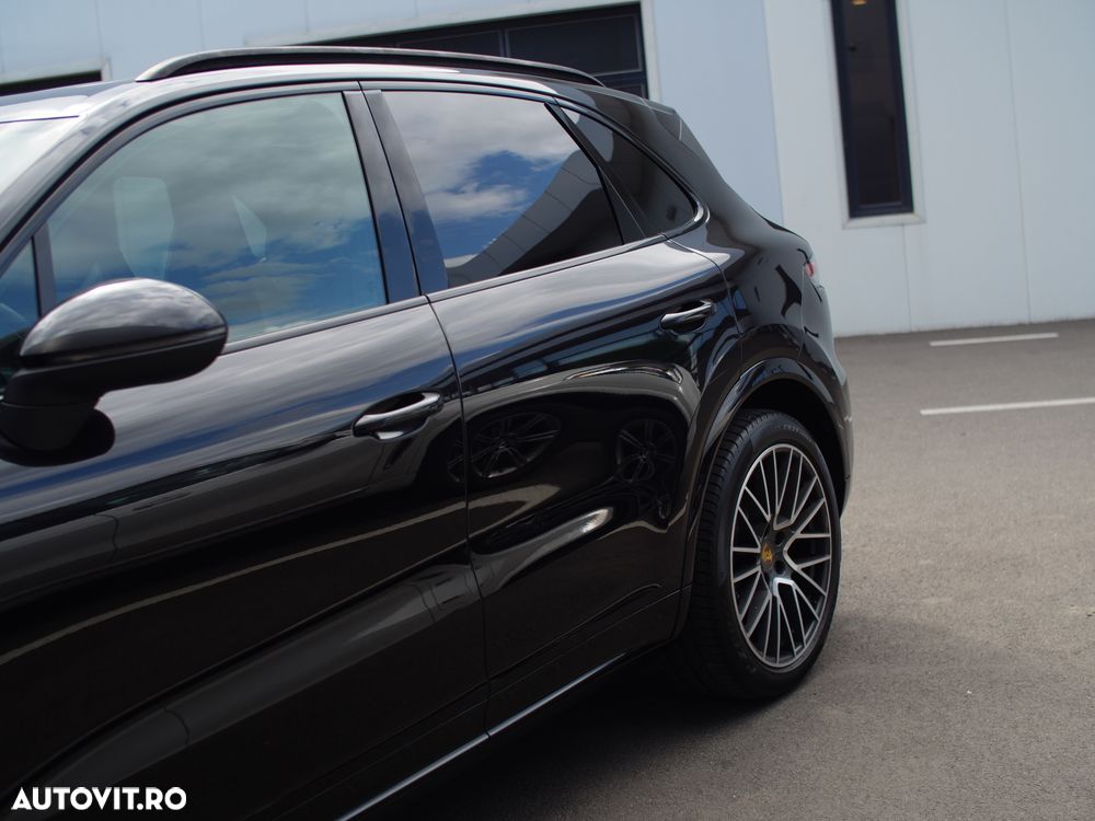 Porsche Cayenne - 24