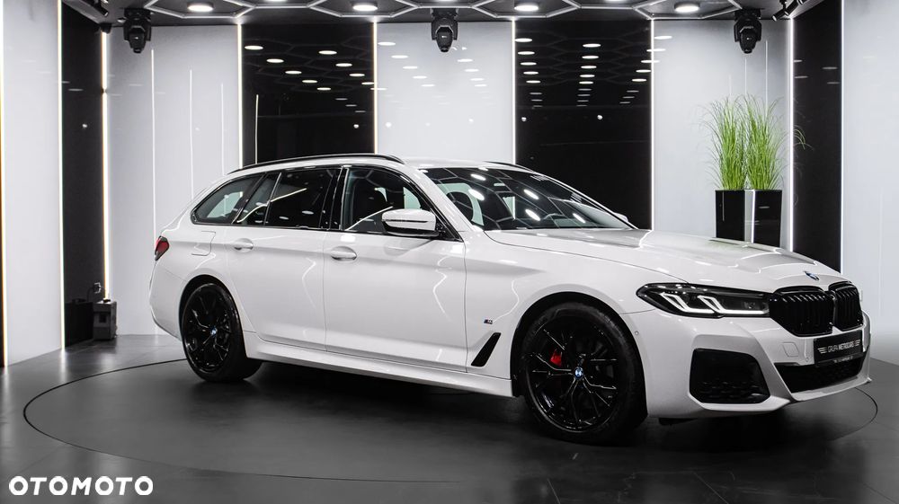 BMW Seria 5 530i xDrive mHEV M Sport sport - 10