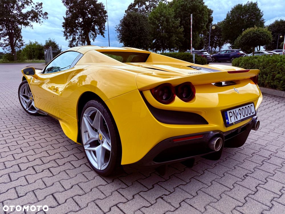 Ferrari F8 Spider - 4