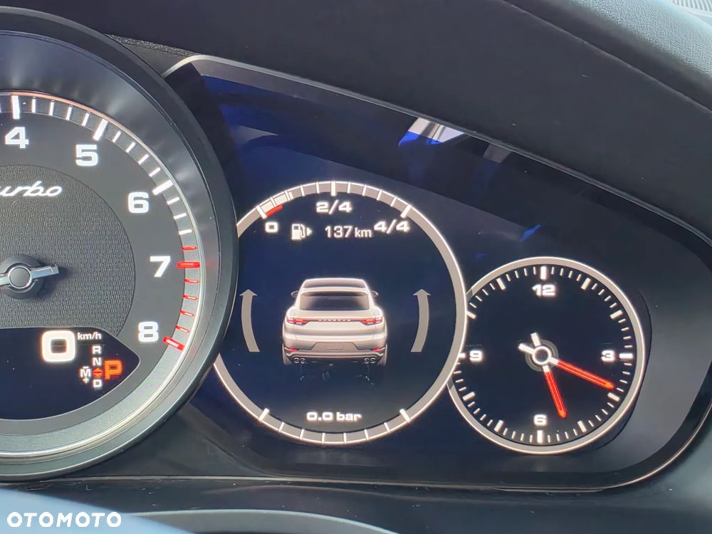 Porsche Cayenne Turbo - 16