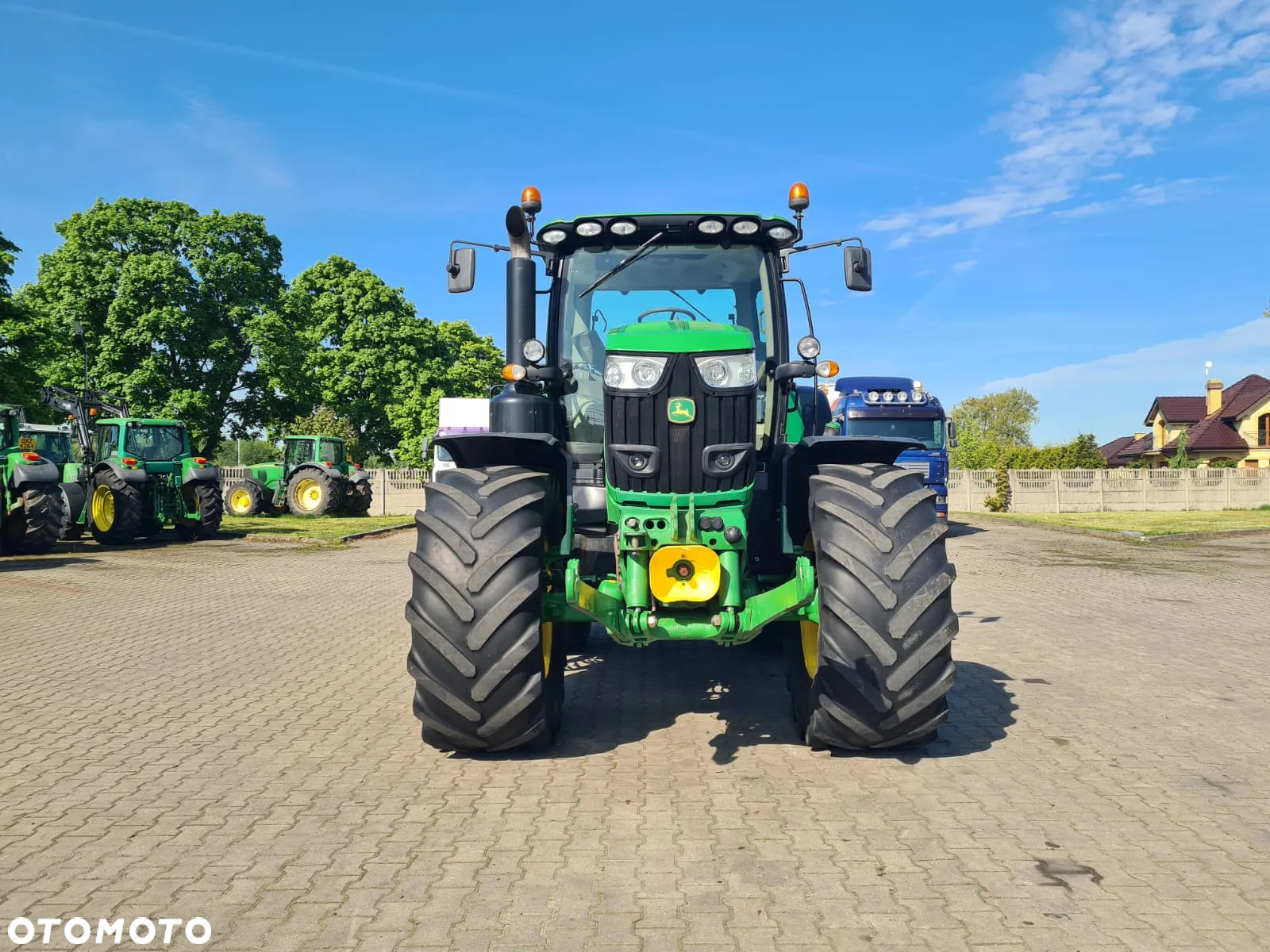 John Deere 6215R. GPS, 50km/h - 2