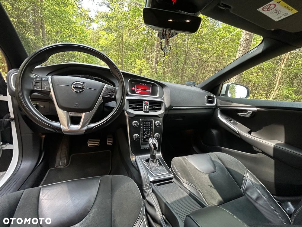 Volvo V40 T3 Drive-E R-Design Momentum - 12