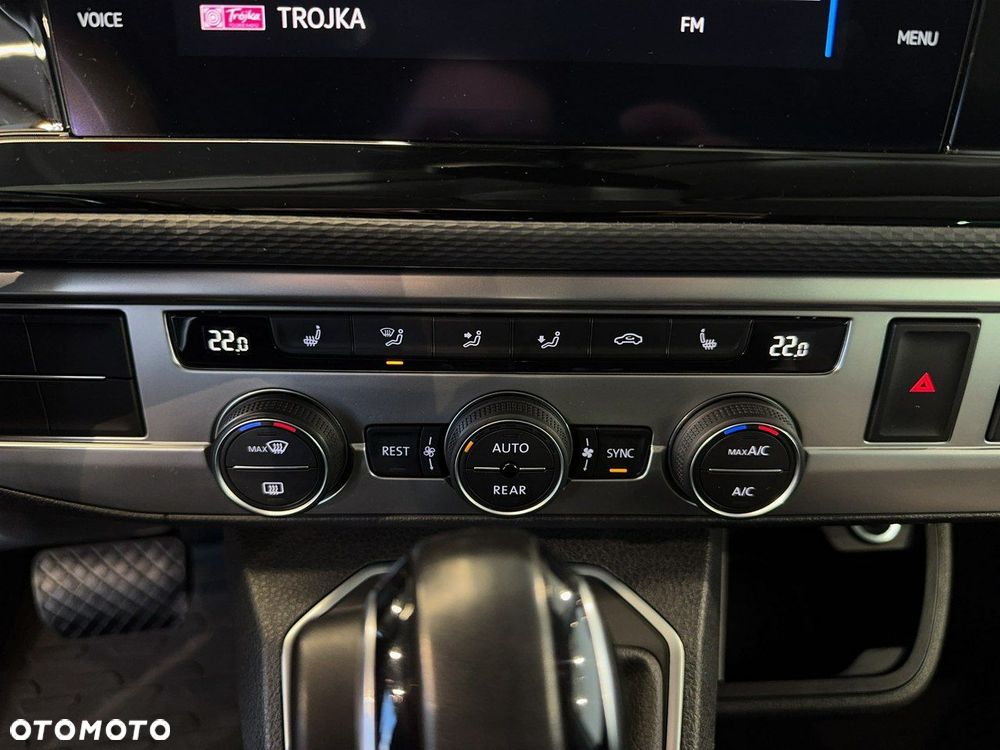 Volkswagen Multivan - 28