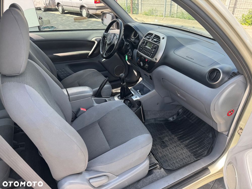 Toyota RAV4 4x4 - 6