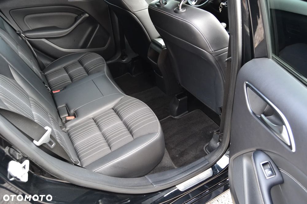Mercedes-Benz Klasa B 180 CDI (BlueEFFICIENCY) - 28