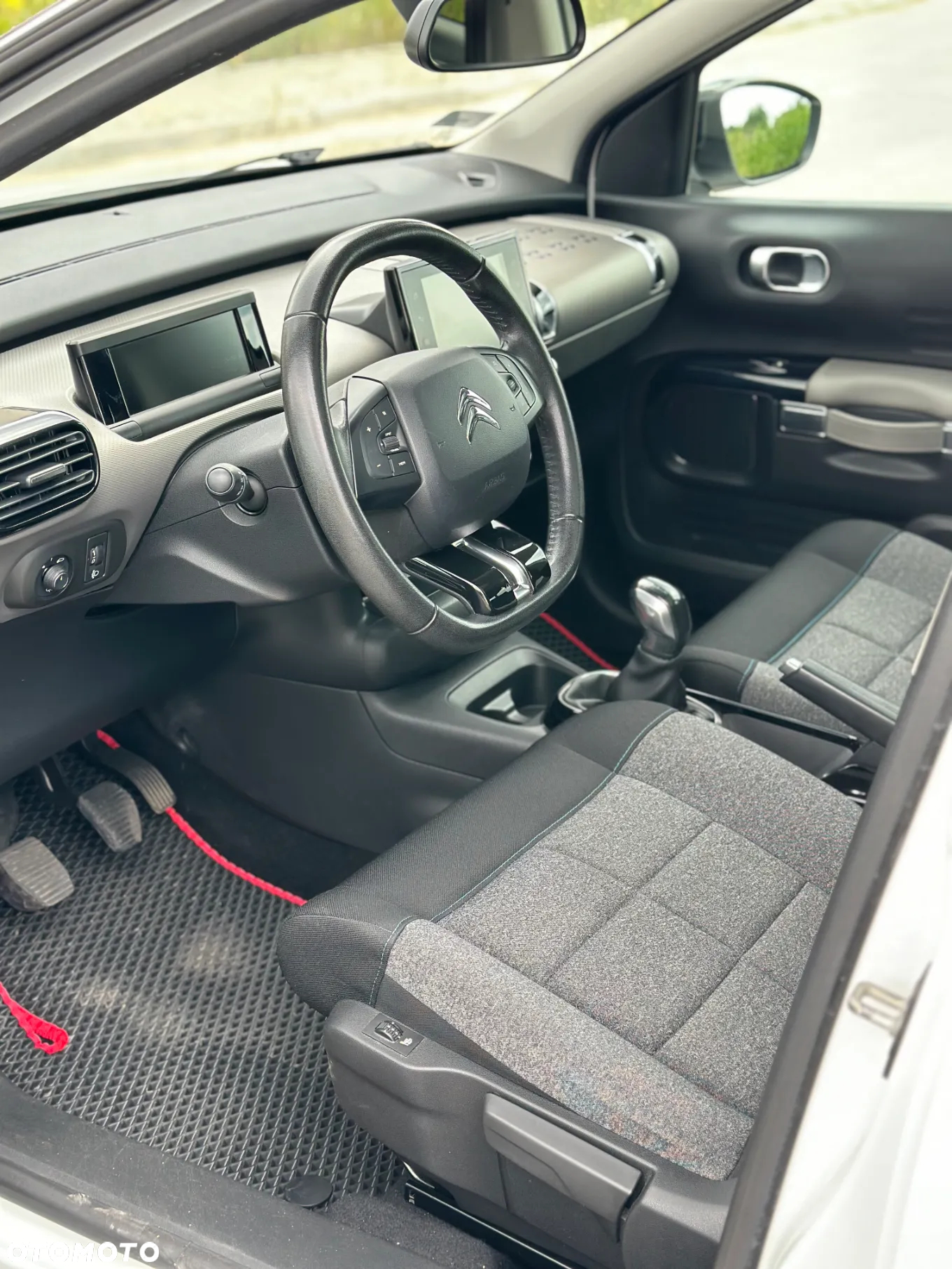 Citroën C4 Cactus 1.2 PureTech Shine Edition S&S - 8
