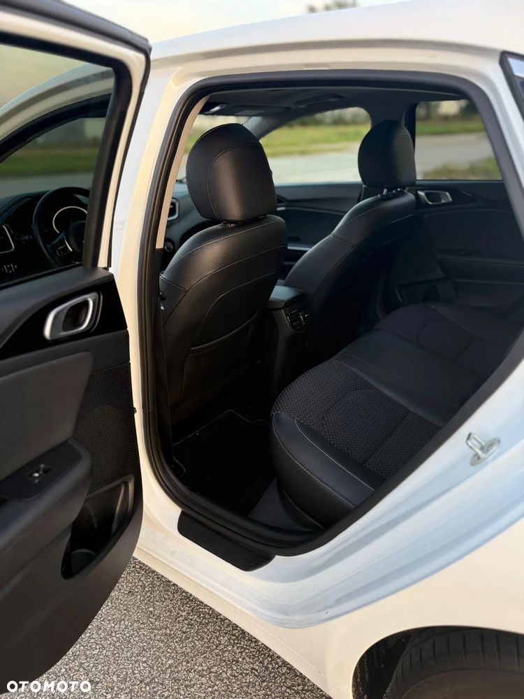 Kia Ceed 1.4 T-GDI DCT OPF Platinum Edition - 23