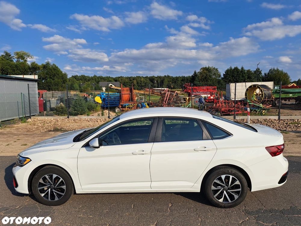 Volkswagen Jetta - 8